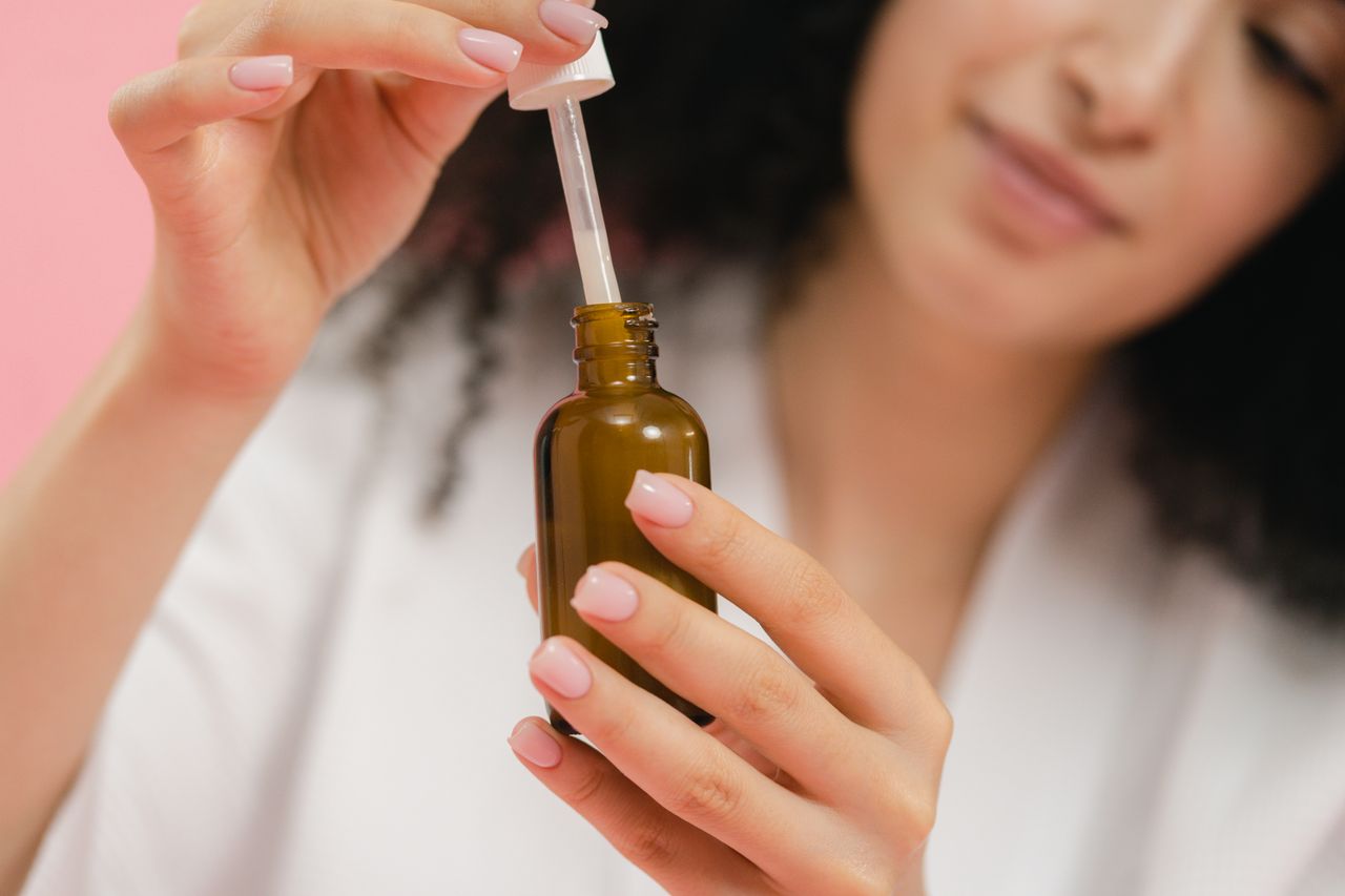Why Salicylic Acid Became The Beauty Editor Answer To Congested Skin